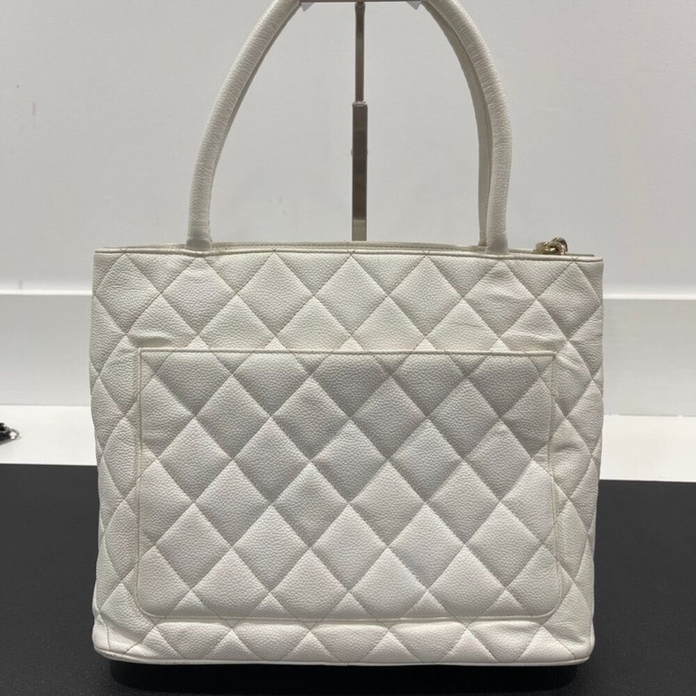 Chanel White Medallion Tote Gold Hardware (JB1027) - Picture 2 of 14